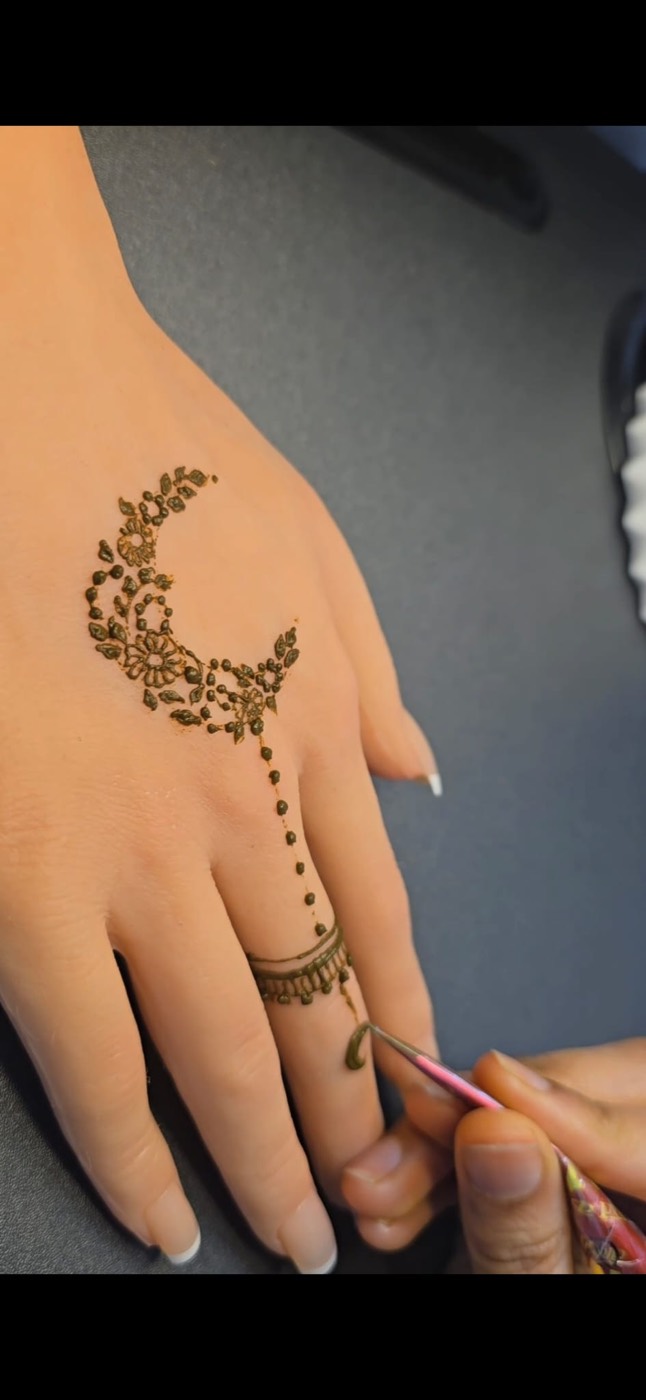 Henna portfolio image 4