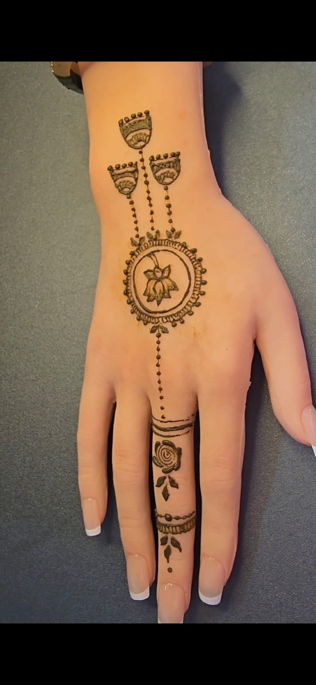 Henna portfolio image 10